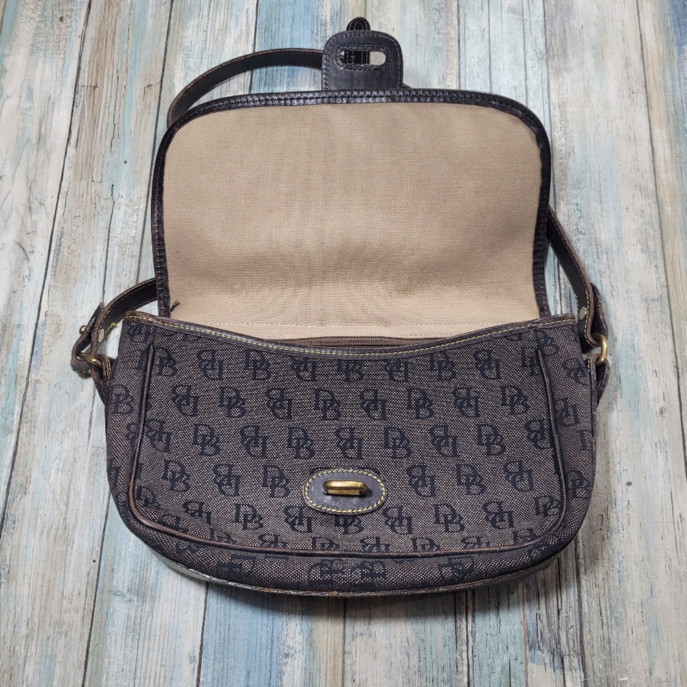 Dooney & Bourke  Flap Crossbody Purse. - Picture 5 of 16